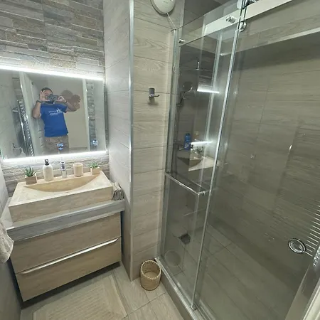 Appartement Elegant With Sea View And Swimming Pool