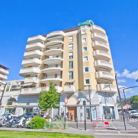 Appartement Elegant With Sea View And Swimming Pool Nice