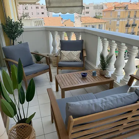 Appartement Elegant With Sea View And Swimming Pool Nice