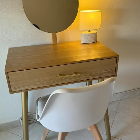 Elegant With Sea View And Swimming Pool Apartman Nizza